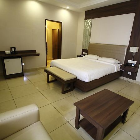 Vels Hotel Pondicherry Dış mekan fotoğraf