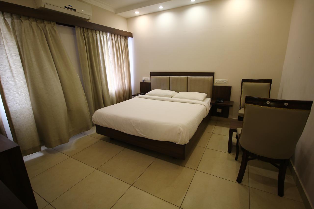 Vels Hotel Pondicherry Dış mekan fotoğraf