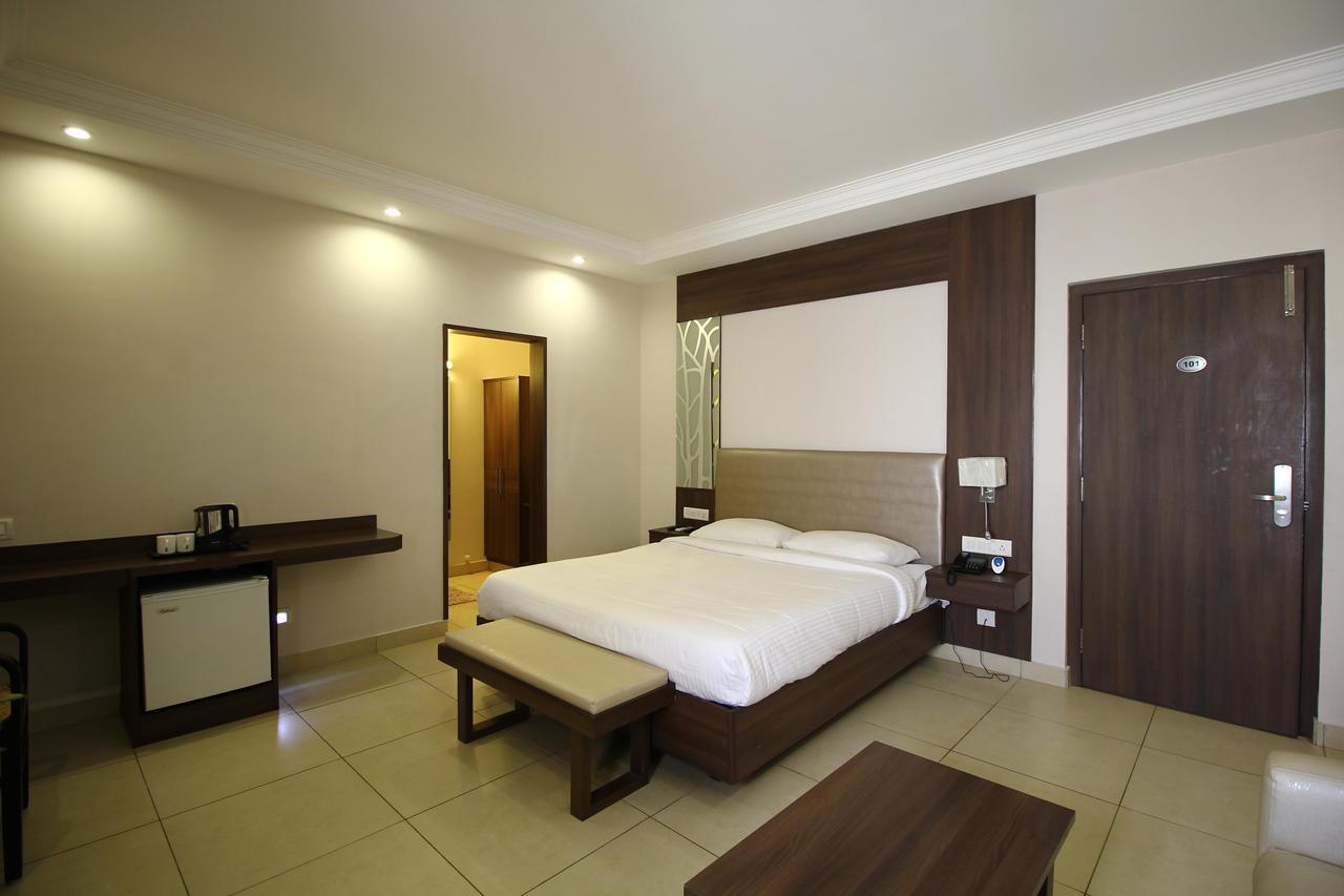 Vels Hotel Pondicherry Dış mekan fotoğraf