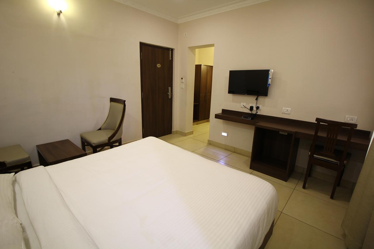 Vels Hotel Pondicherry Dış mekan fotoğraf