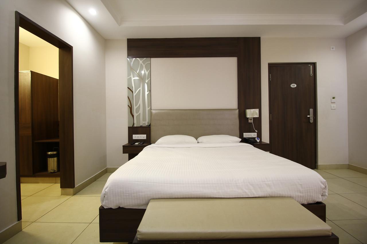 Vels Hotel Pondicherry Dış mekan fotoğraf