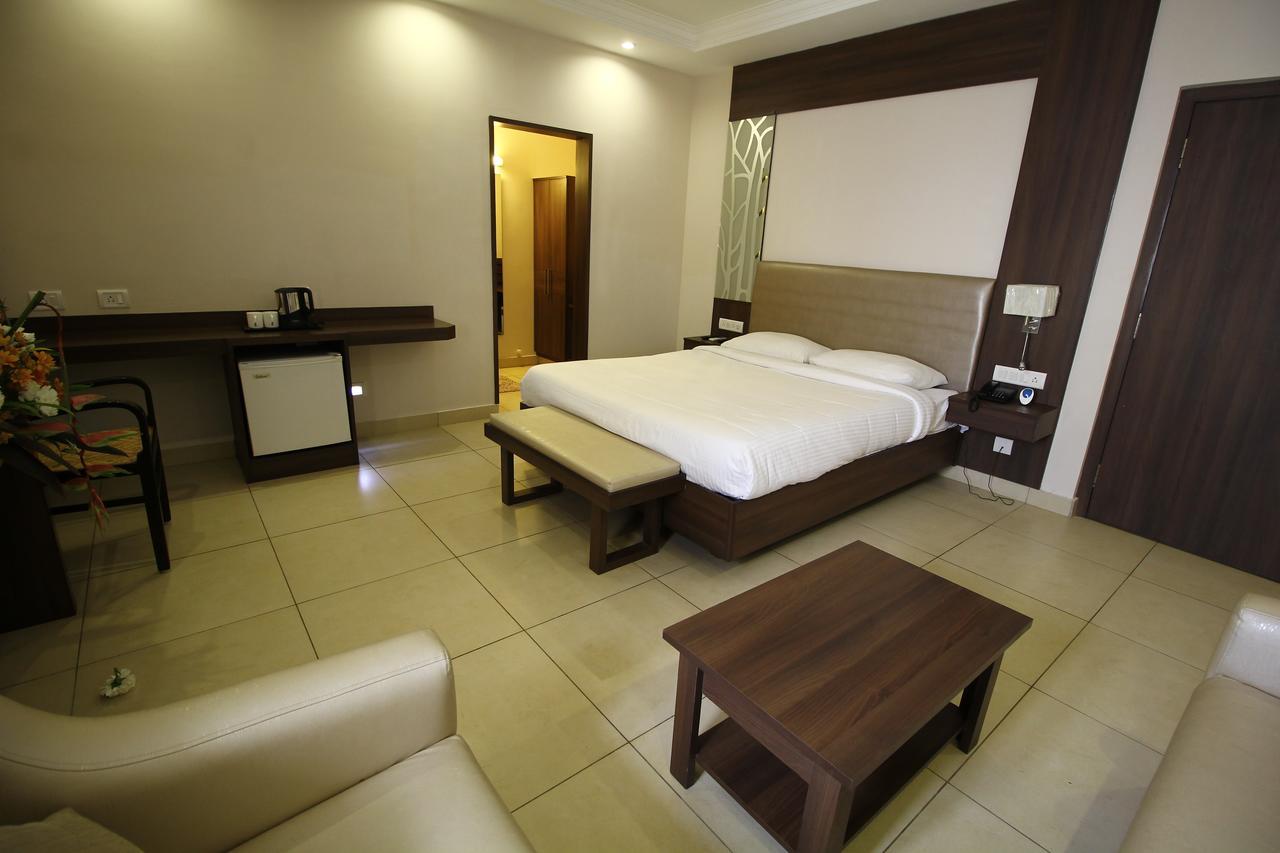 Vels Hotel Pondicherry Dış mekan fotoğraf
